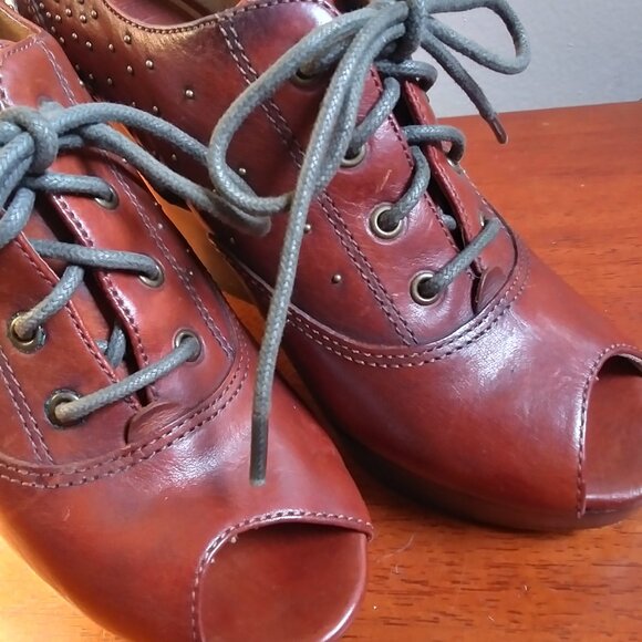 Frye Chelsea Spice Studded Peep Toe Lace Up Platform Heels sz 8M Brown - Picture 2 of 16